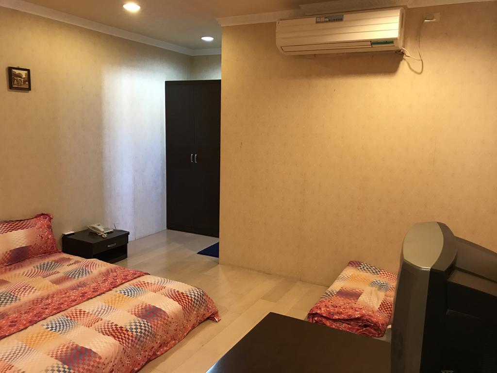 Hefeng Ting Homestay Kota Tua Kota Tua Hengchun Bagian luar foto